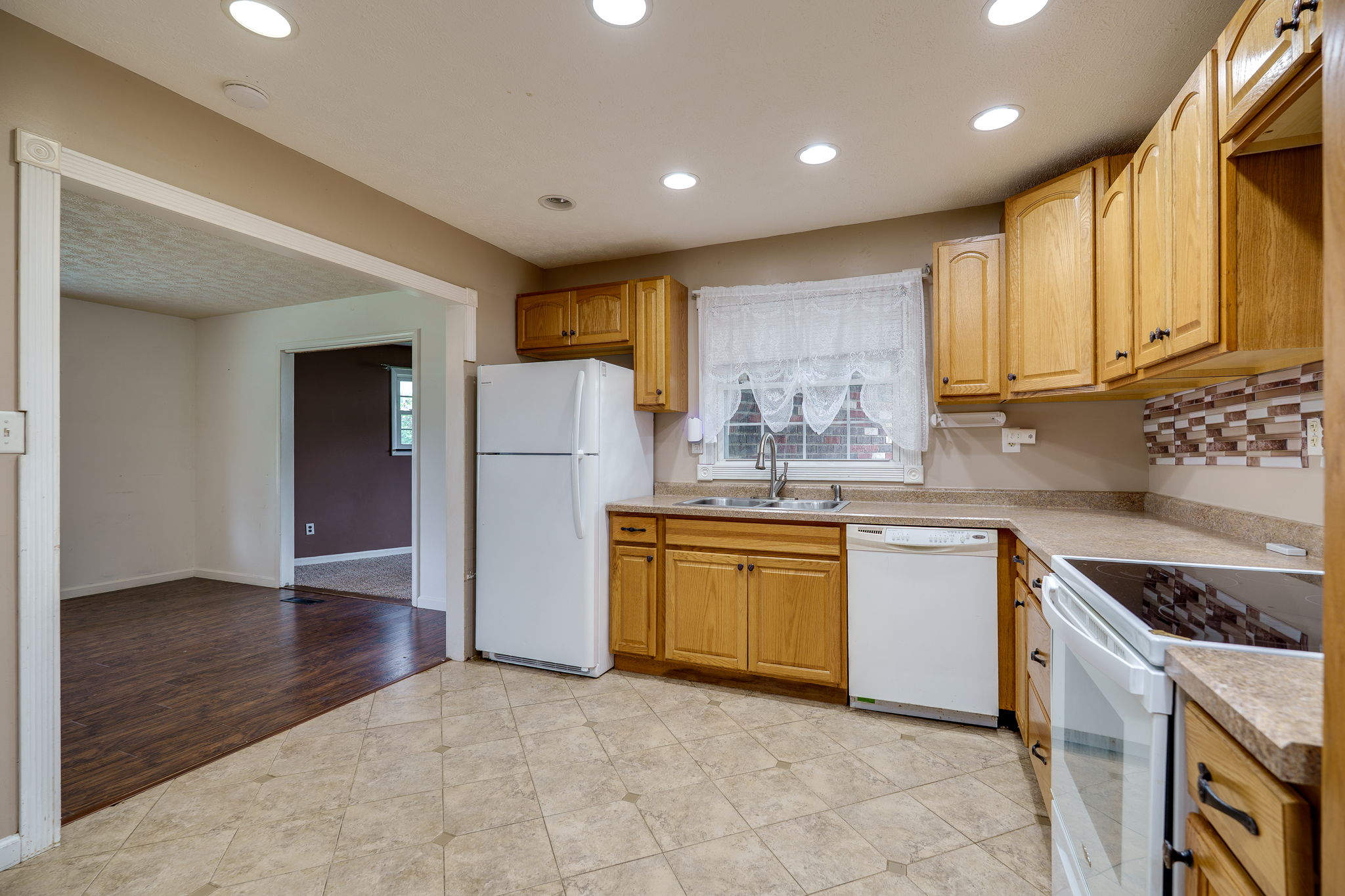 13-web-or-mls-3900-n-montevideo-dr.jpg