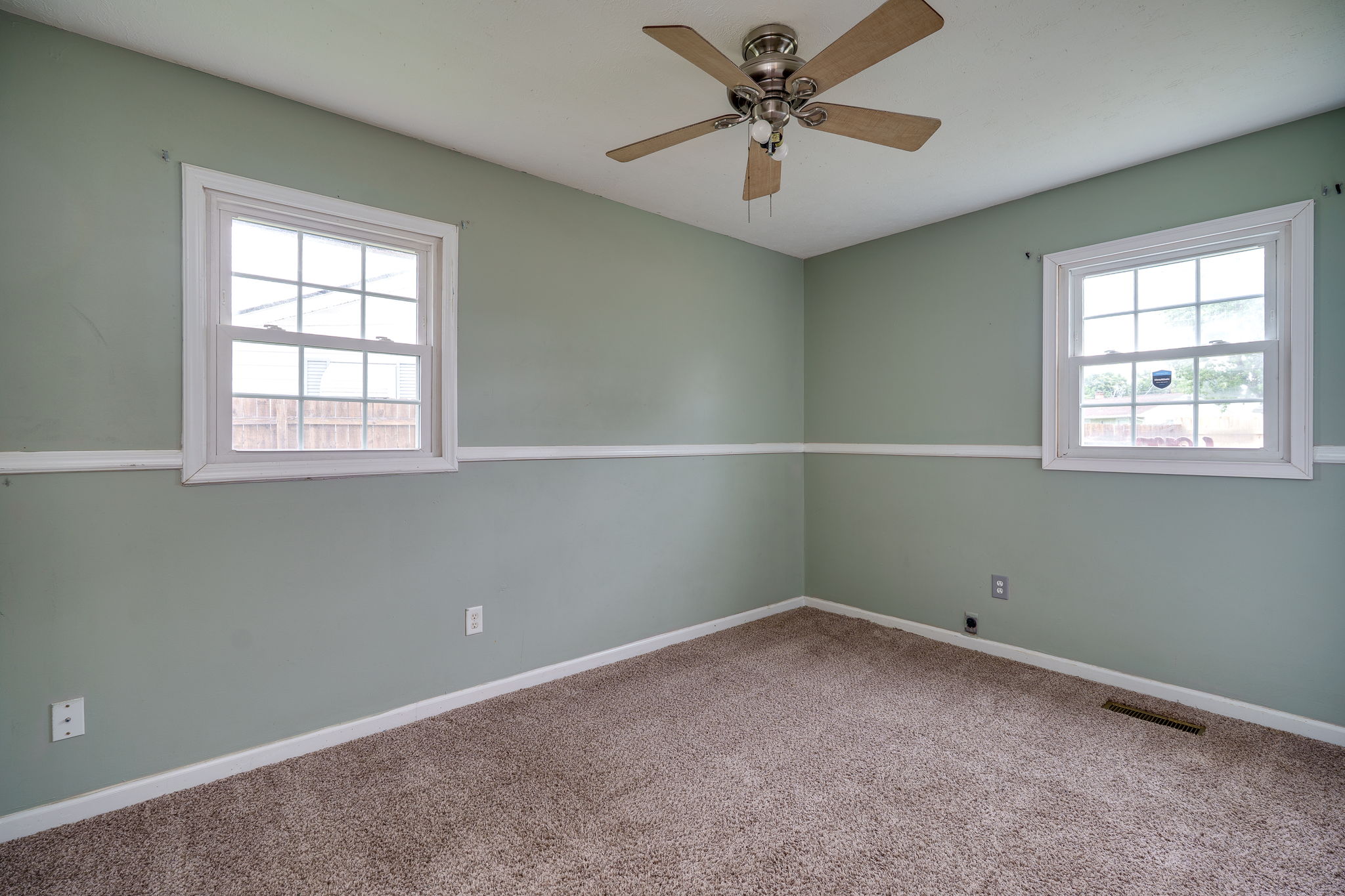 17-web-or-mls-3900-n-montevideo-dr.jpg
