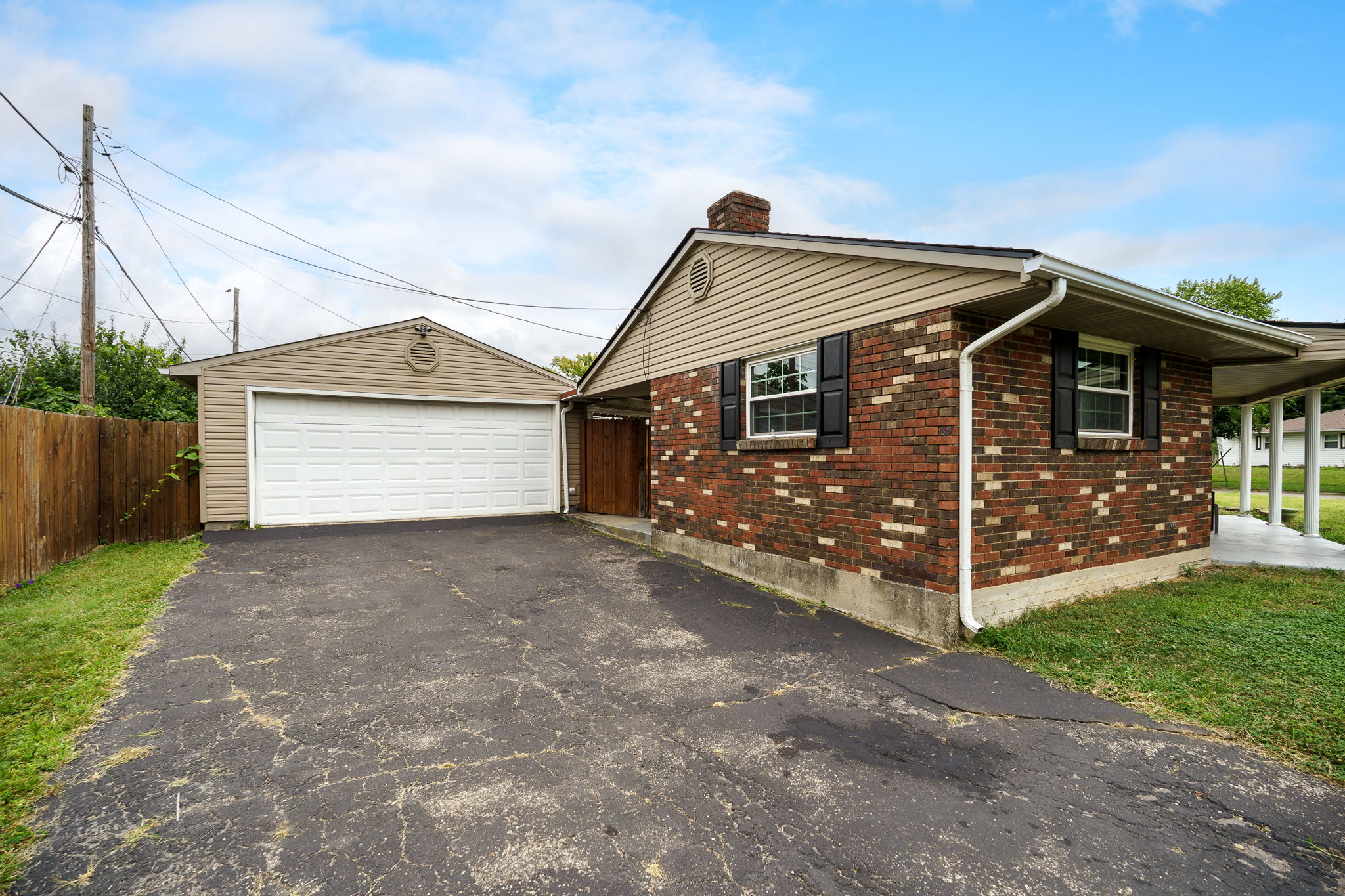 29-web-or-mls-3900-n-montevideo-dr.jpg