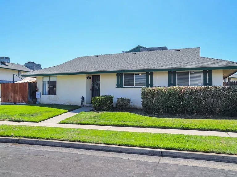 594072029_1244433721041275_4107737041207644111_n.jfif