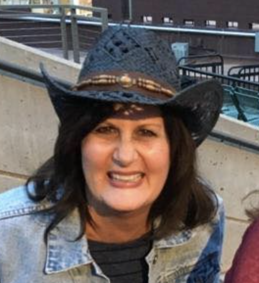 Julie_Gillins_Headshot.png