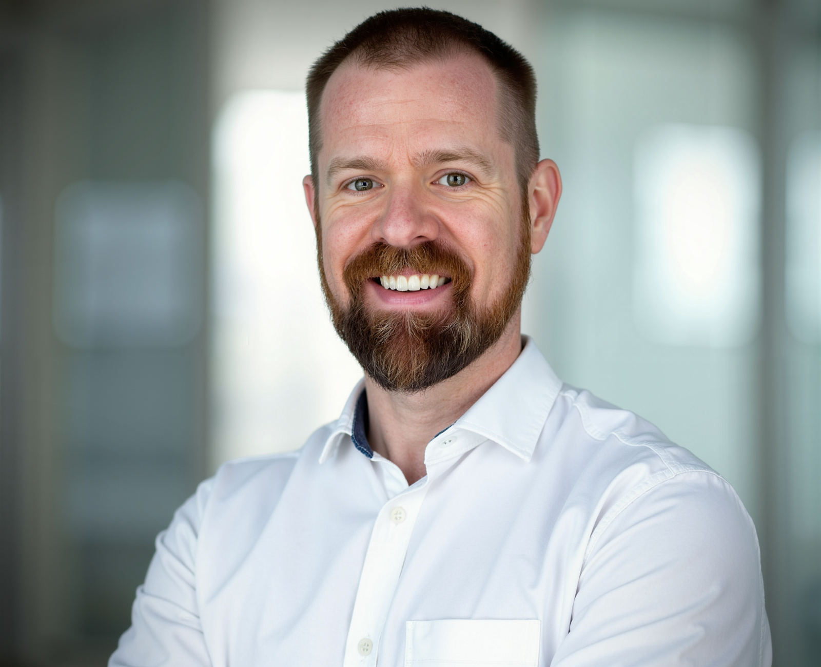 _0_-_Chris_Smith_-_HeadshotPro.png