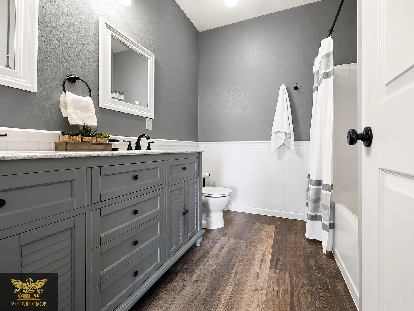 BATHROOM.jpeg