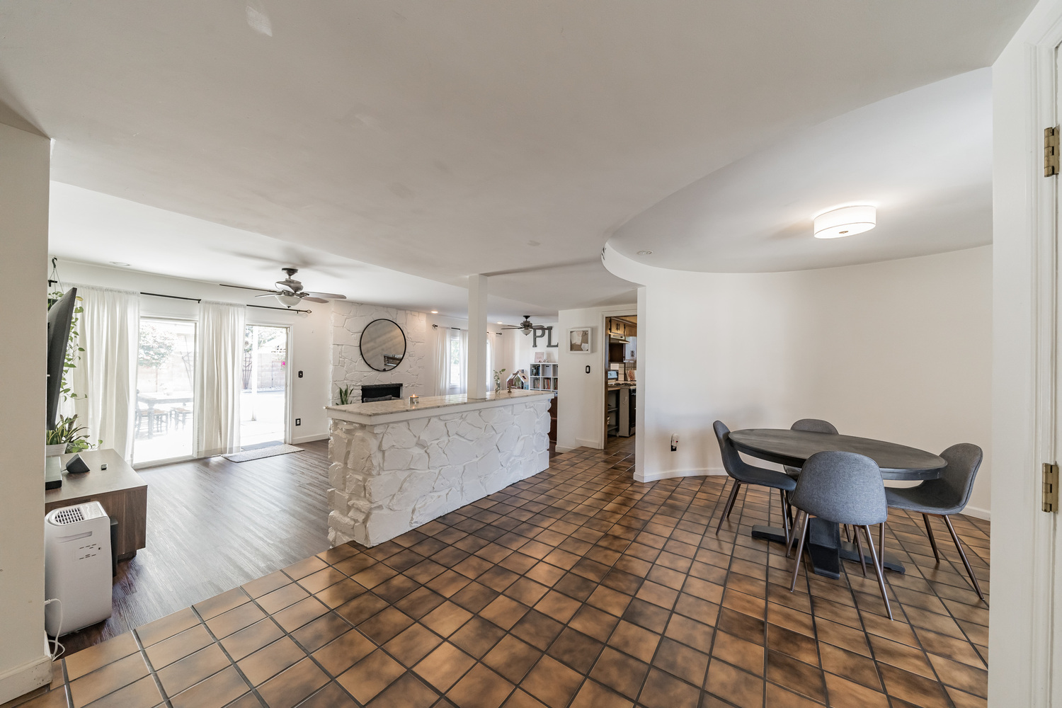 15909 Sunburst St, North Hills, CA, 91343 for Sale House (Single