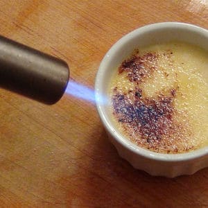 Cinnamon vanilla creme brulee torch
