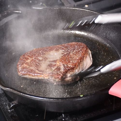 What High Smoke Point Oils Are Best for Sous Vide Searing image