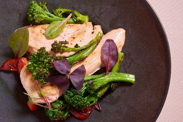 Sous vide chicken broccoli top side