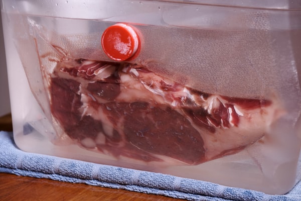 Sous vide ribeye prep 39