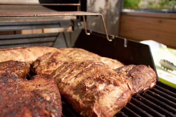 Sous vide smoked ribs smoking close 2