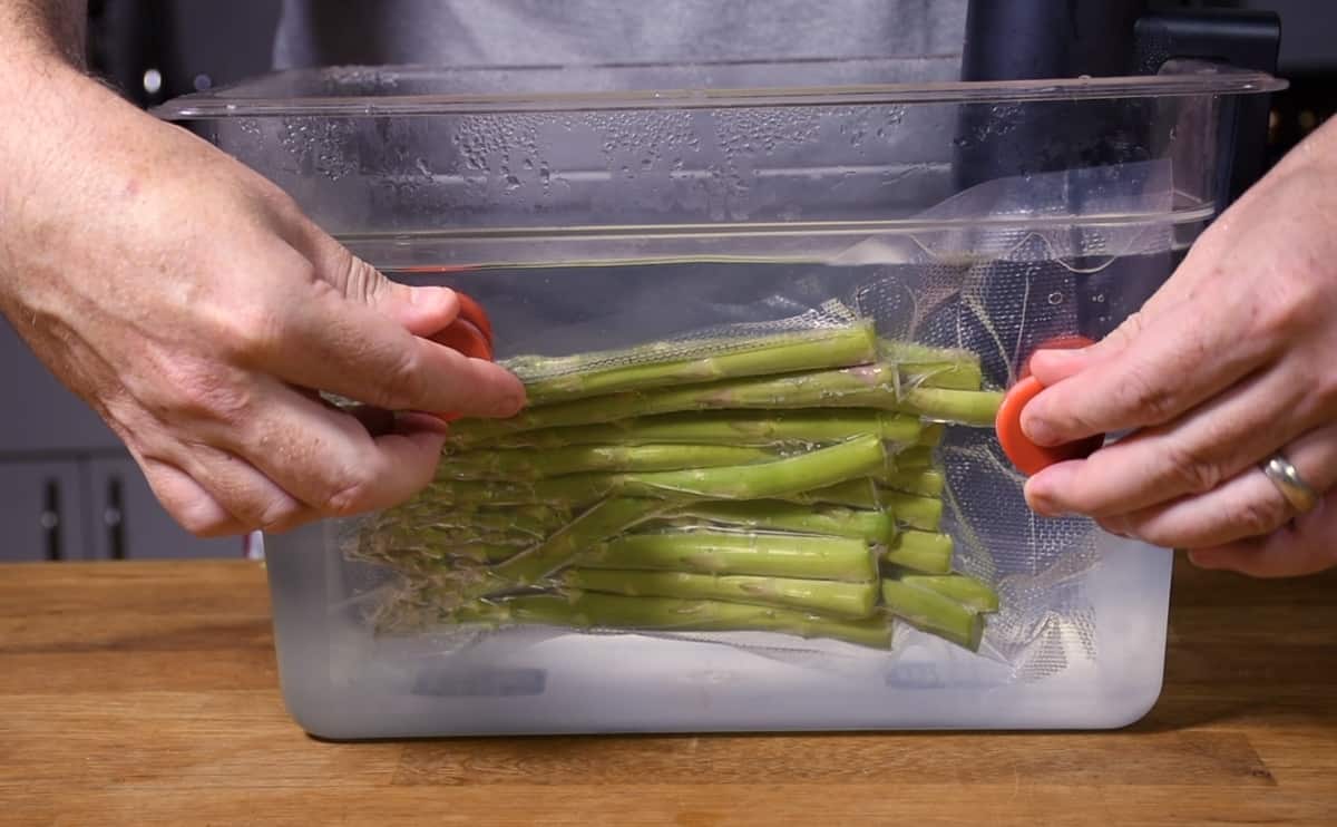 Sous vide asparagus tuscan 44