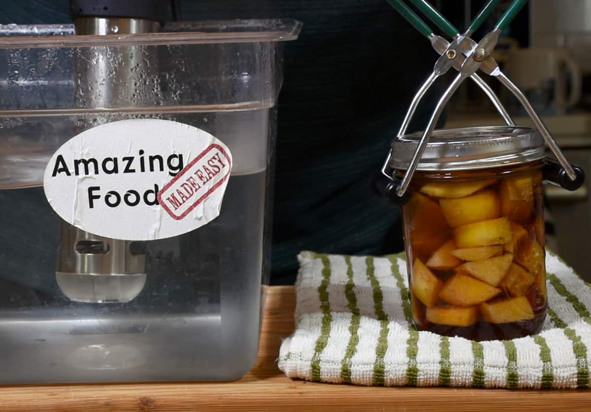 Sous vide apple pie bourbon 16