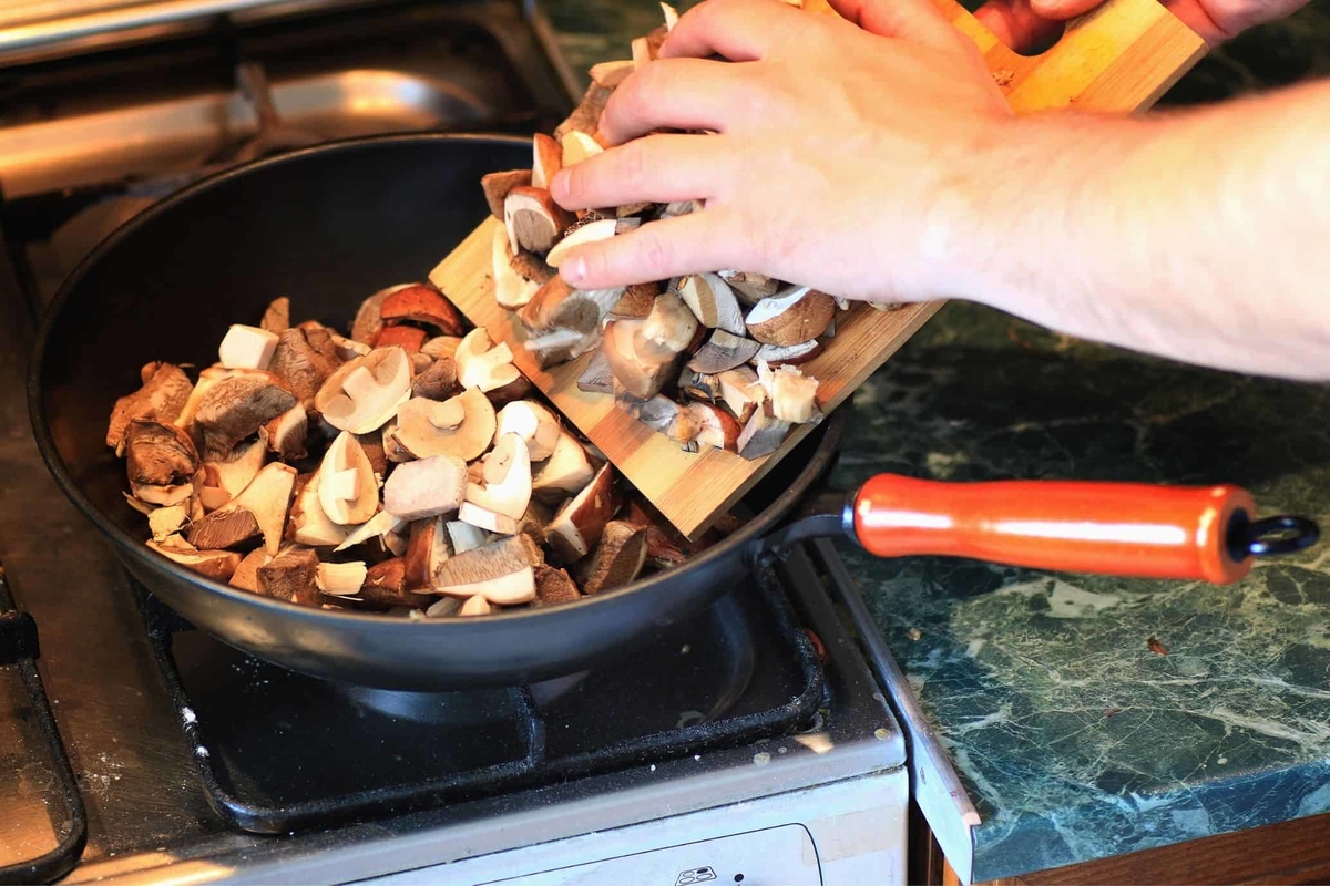 How much is in a mushroom 10