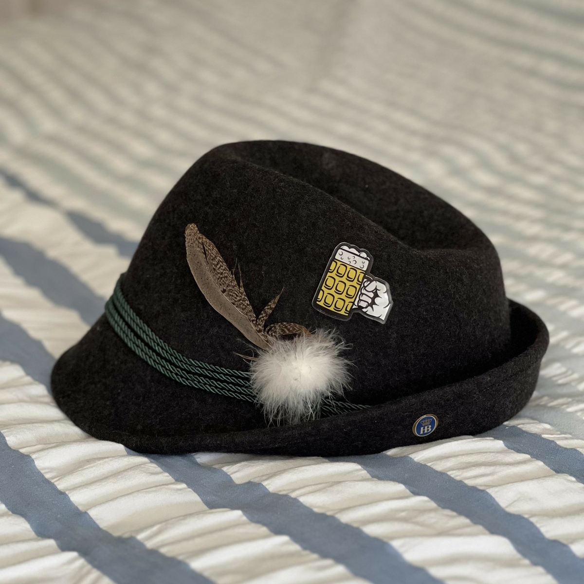 Hat pin