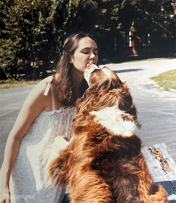Leslie and mittens at Dad's motel. 1983
