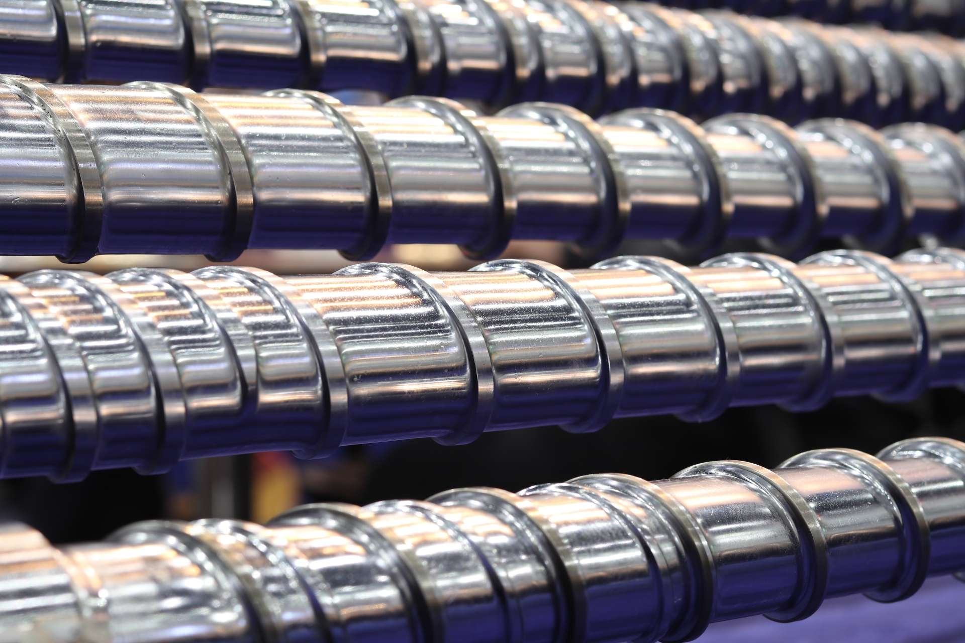 What are the best practices for removing foreign objects from screws without causing damage to the machinery?