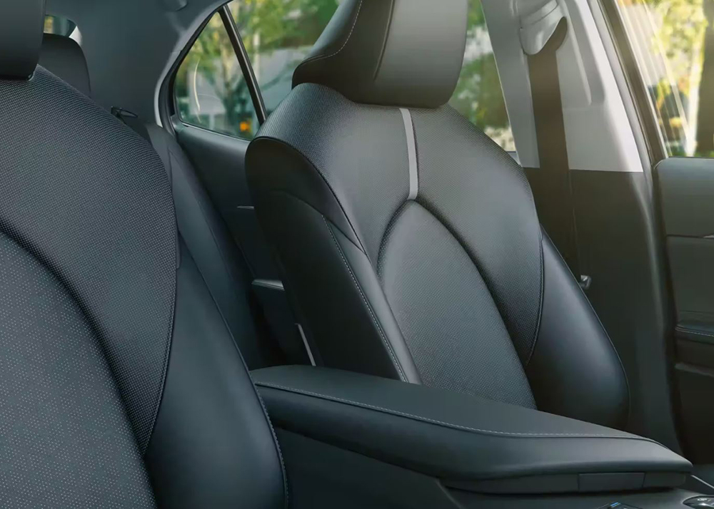 Toyota Camry Interior Amenities Features