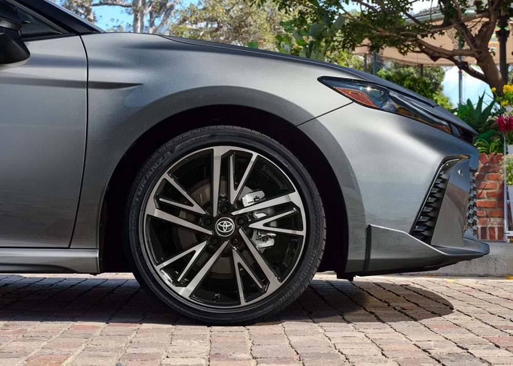 2025 Toyota Camry Amenities