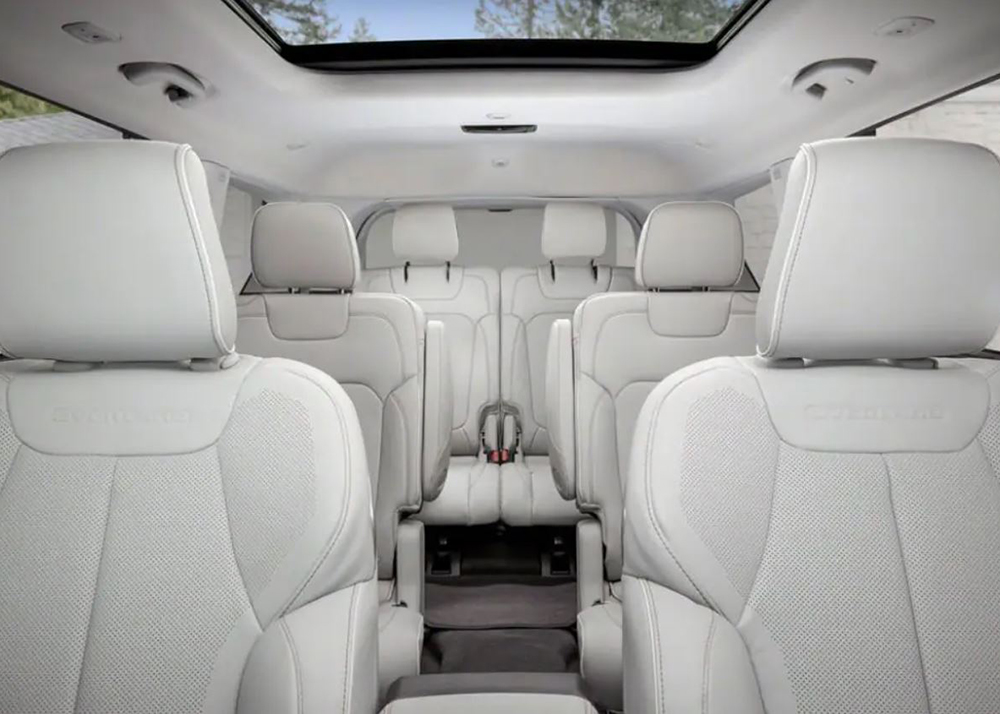 2022 Jeep Grand Cherokee Interior Features