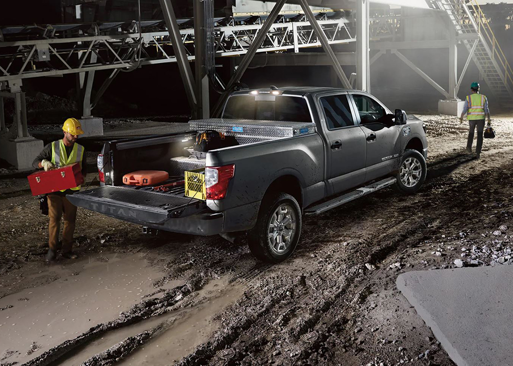 2023 Nissan Titan vs. Titan XD Compare the Differences