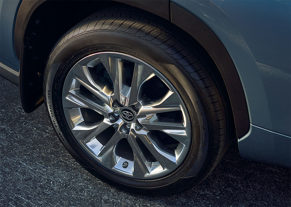 Toyota Highlander Limited Design Features