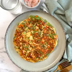 Tortilla de porotos verdes y zanahoria