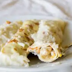 Panqueques con pollo y choclo