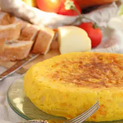 Fritata कद्दू, प्याज और नीले पनीर