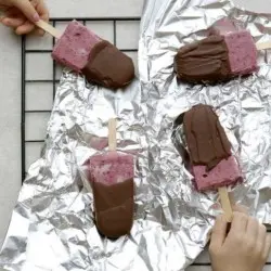 Paletas heladas de berries