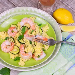Camarones al curry con cous cous