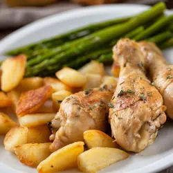 Pollo con espárragos y papas duquesas