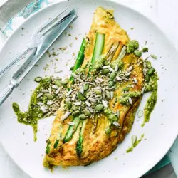 Spargel und schinken omelett mit reis
