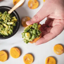 Sopaipillitas gydag afocado ceviche