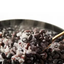 Rijst met swarte beans (maklik)