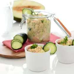 Ensalada de quinoa, salmón y pepino thermomix