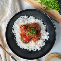 Meatballs mei tomaat saus en rys