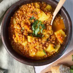 Sopa marroqui de lentejas y papas