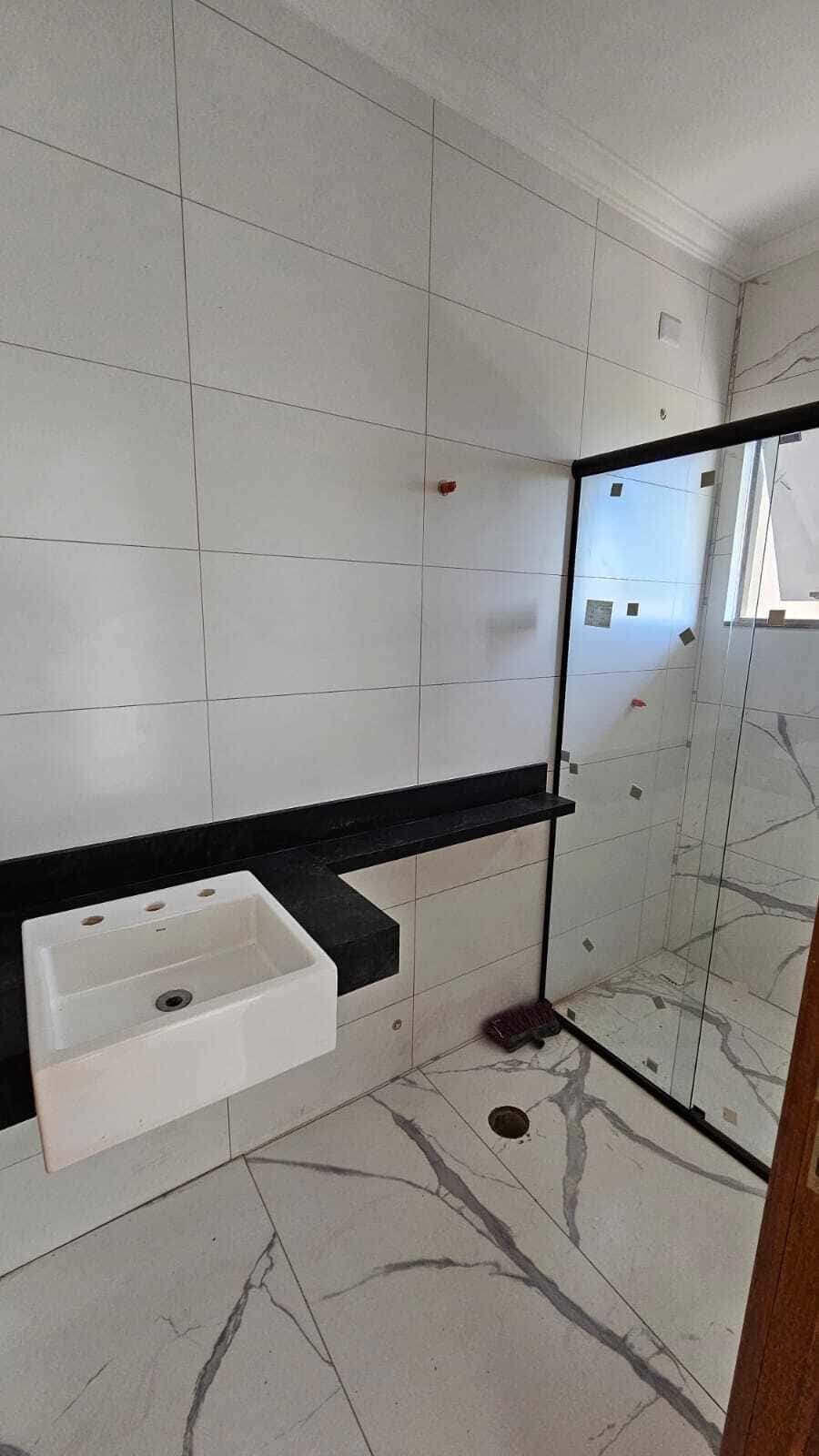 Casa Sobrado à Venda com 3 Quartos - Ingleses do Rio Vermelho