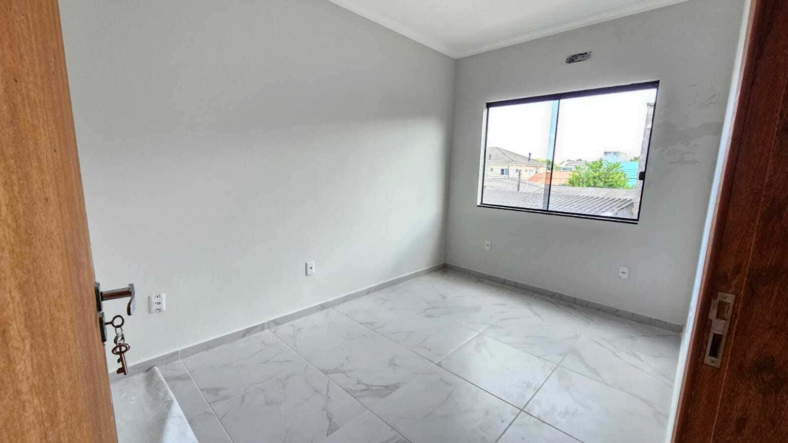 Casa Sobrado à Venda com 3 Quartos - Ingleses do Rio Vermelho