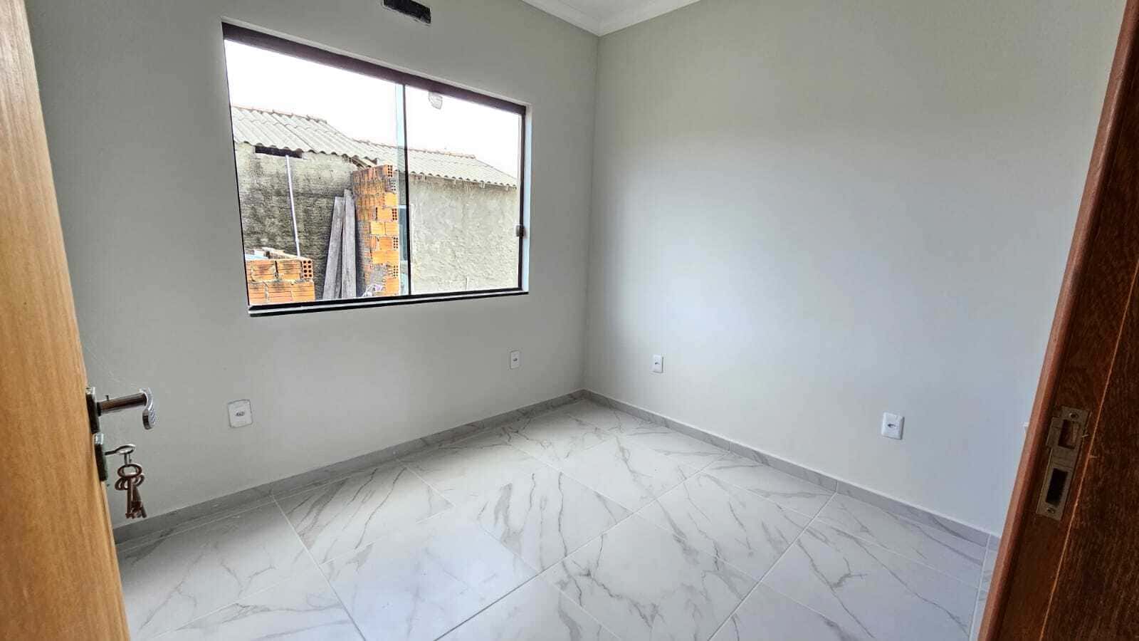 Casa Sobrado à Venda com 3 Quartos - Ingleses do Rio Vermelho