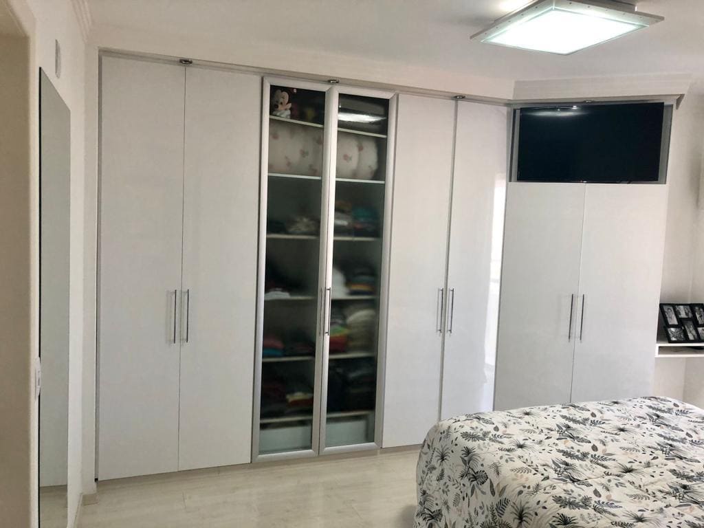 Apartamento à Venda - 3 Quartos - Kobrasol, São José/SC