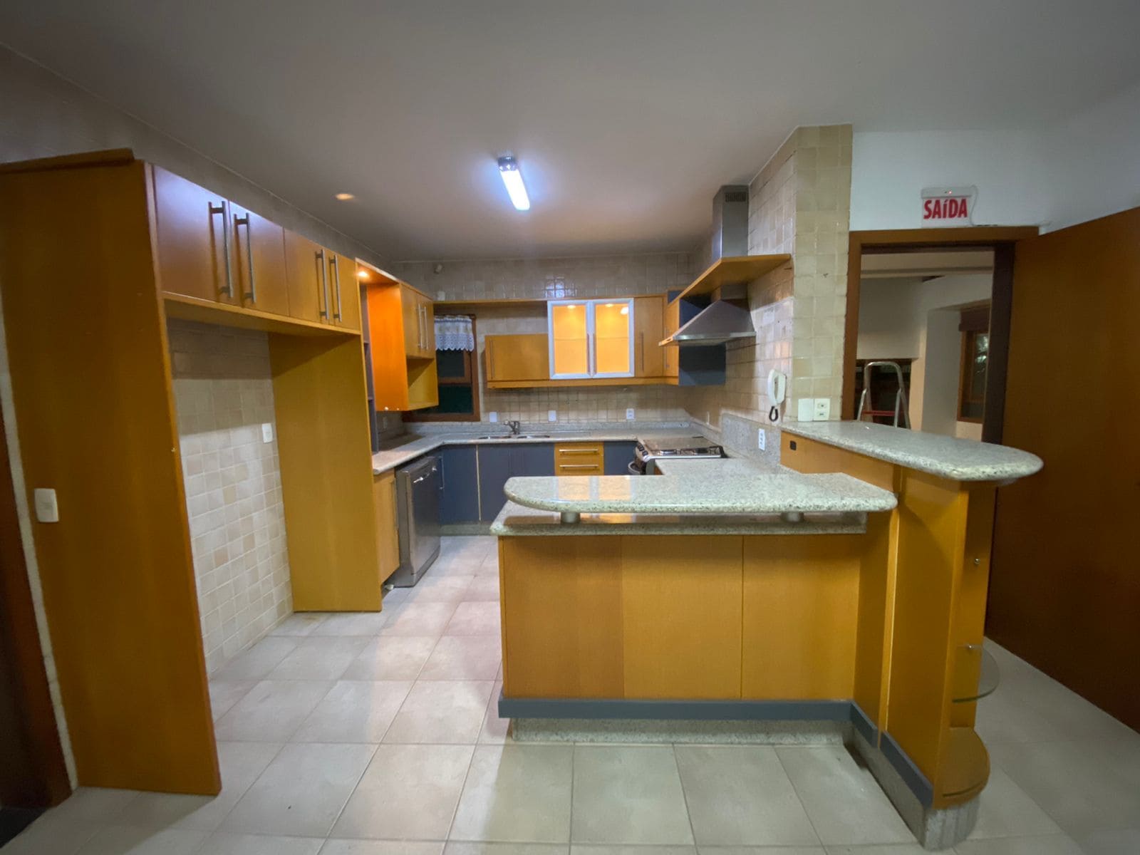 Casa à Venda em João Paulo, Florianópolis - 5 Quartos, 694m²