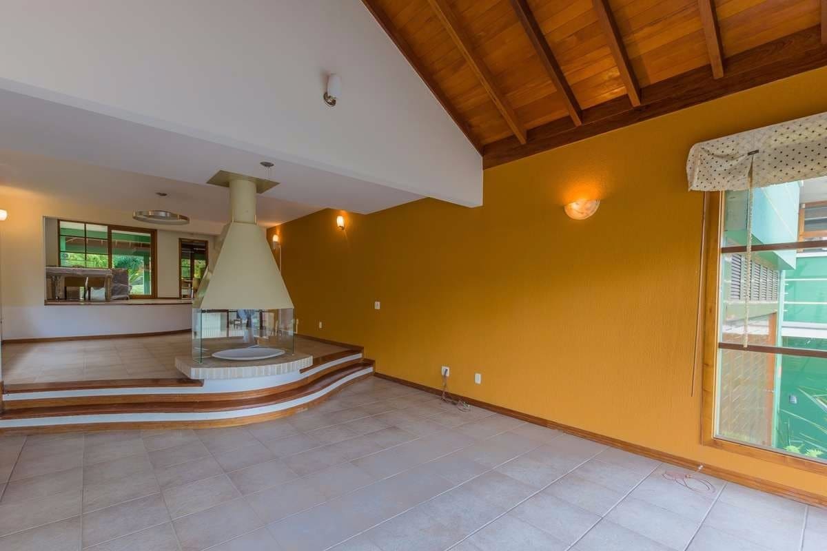 Casa à Venda em João Paulo, Florianópolis - 5 Quartos, 694m²