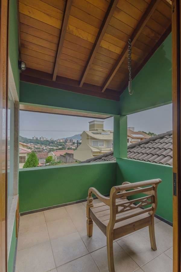 Casa à Venda em João Paulo, Florianópolis - 5 Quartos, 694m²