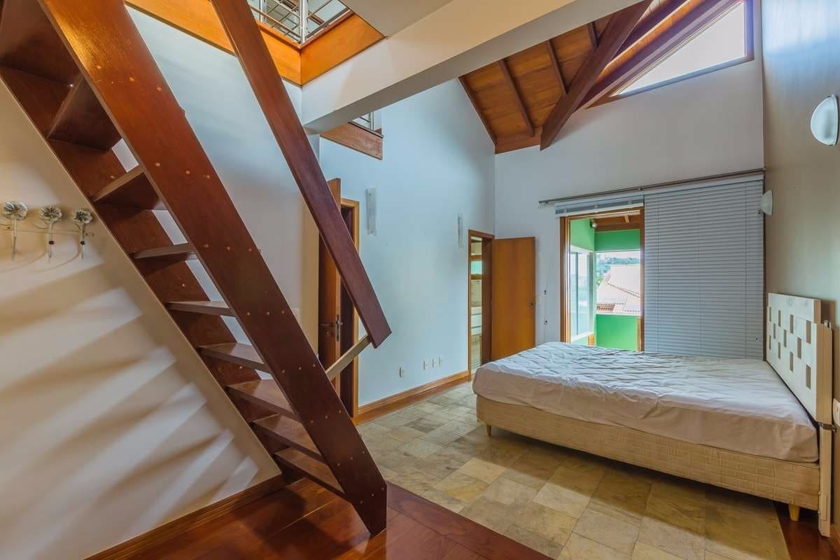 Casa à Venda em João Paulo, Florianópolis - 5 Quartos, 694m²