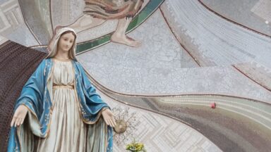 Comunidade renova gesto de Consagração a Nossa Senhora