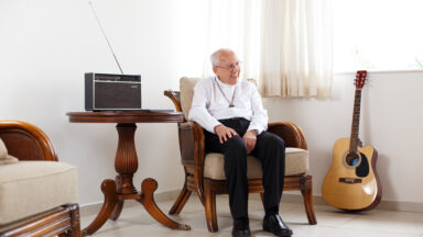 O hábito da Canção Nova é o sorriso