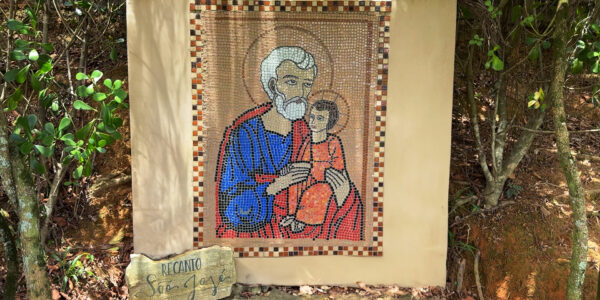 Mosaico de São José, exemplo de homem, que fica na Casa de Maria em Queluz. 