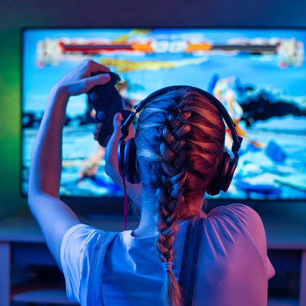 ALTTEXT: Enter key opens full-screen view with caption; escape key exits full screen.