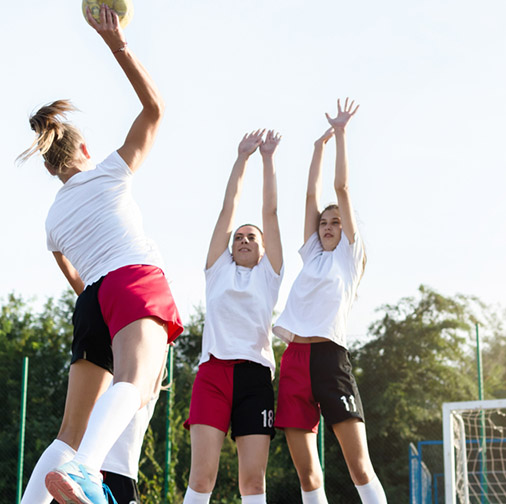 ALTTEXT: Enter key opens full-screen view with caption; escape key exits full screen.