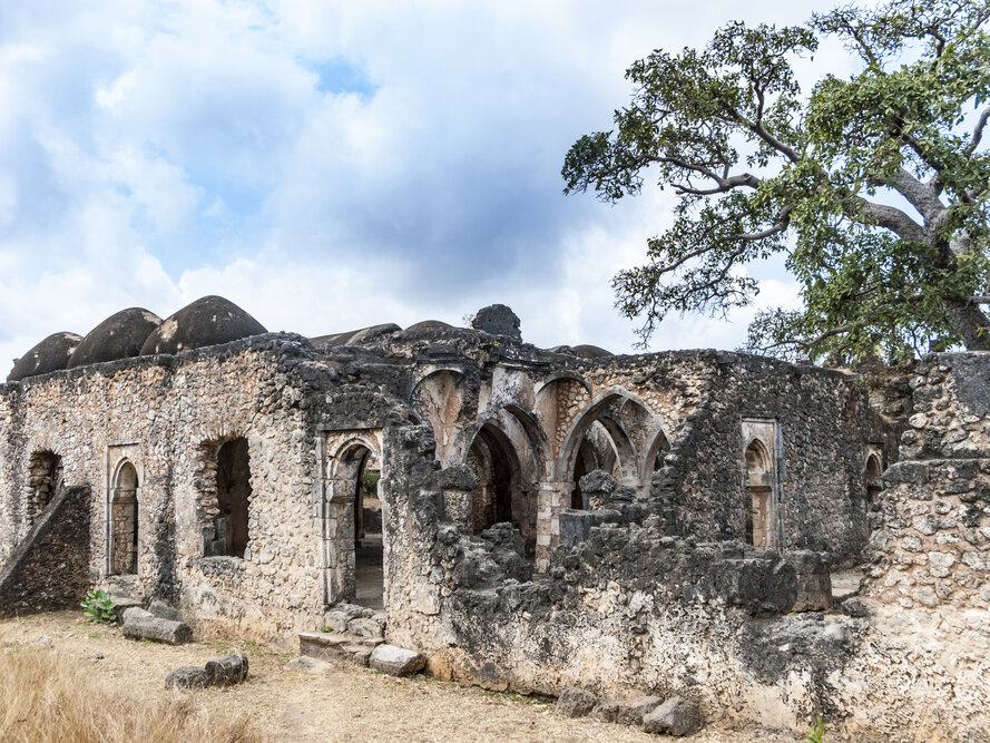old ancient mosque ruins at Kilwa Kisivani